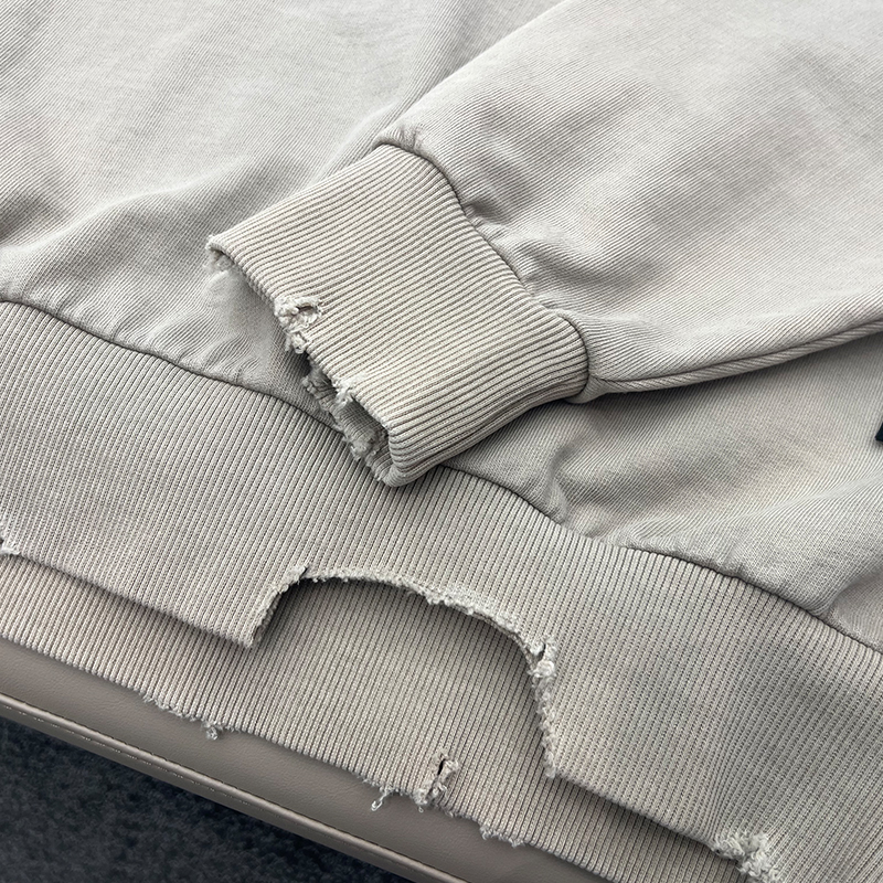 get high-quality long sleeve t shirts men from hongfeng for a trendy and comfortable fit.